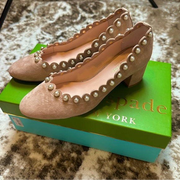 NIB Kate Spade Maeve Scalloped Pearl Suede Pumps - Picture 3 of 9